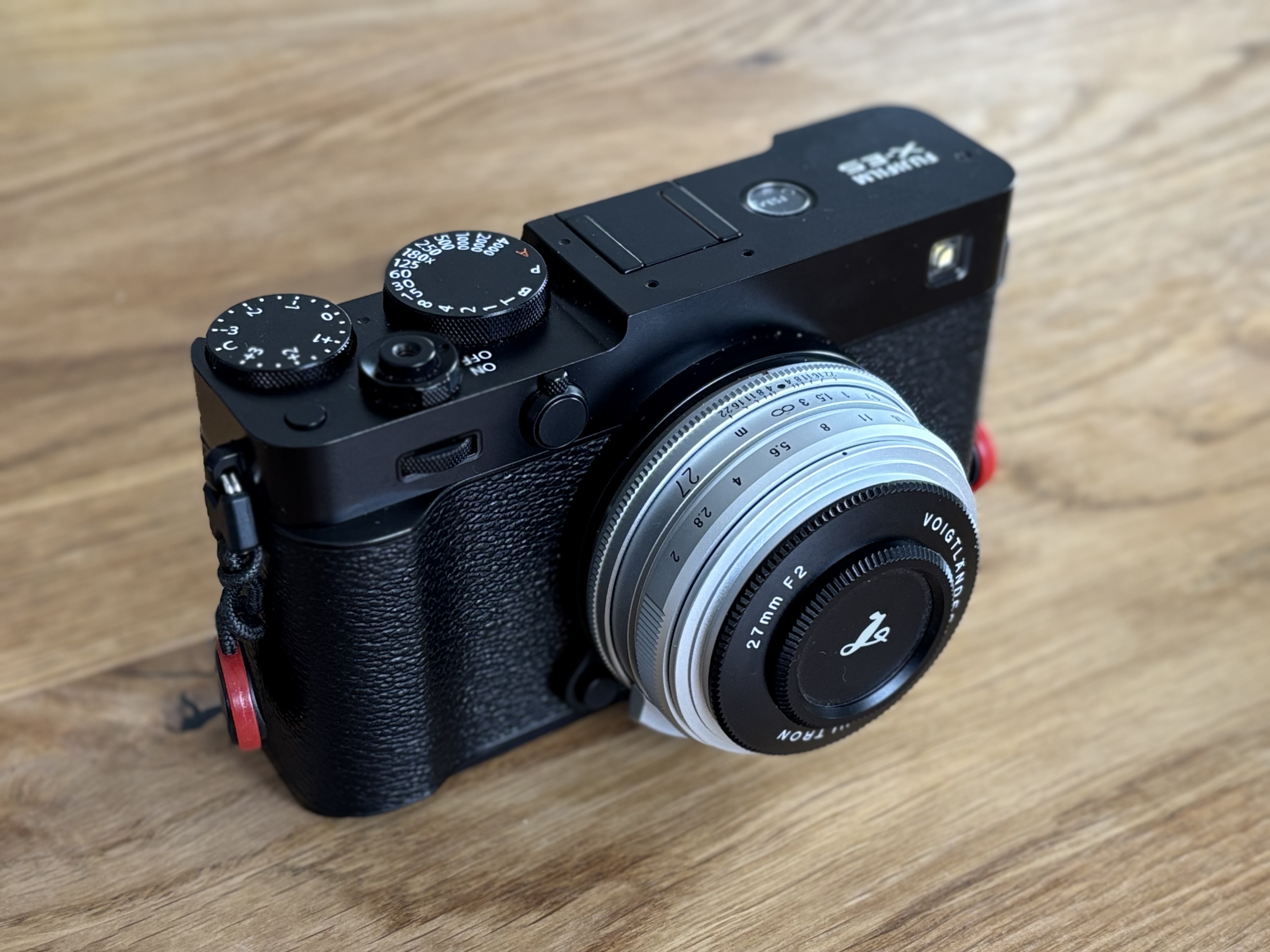 Voigtländer 27mm / 1:2.0 Ultron X