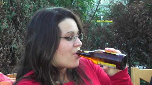 Valérie qui boit de la bière !!!!!!