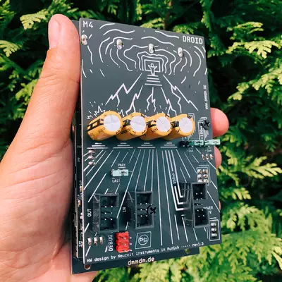 The back of the M4 with his 4 giants super capacitors