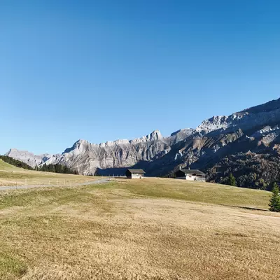 View of the Sanetch from Lac Retaud